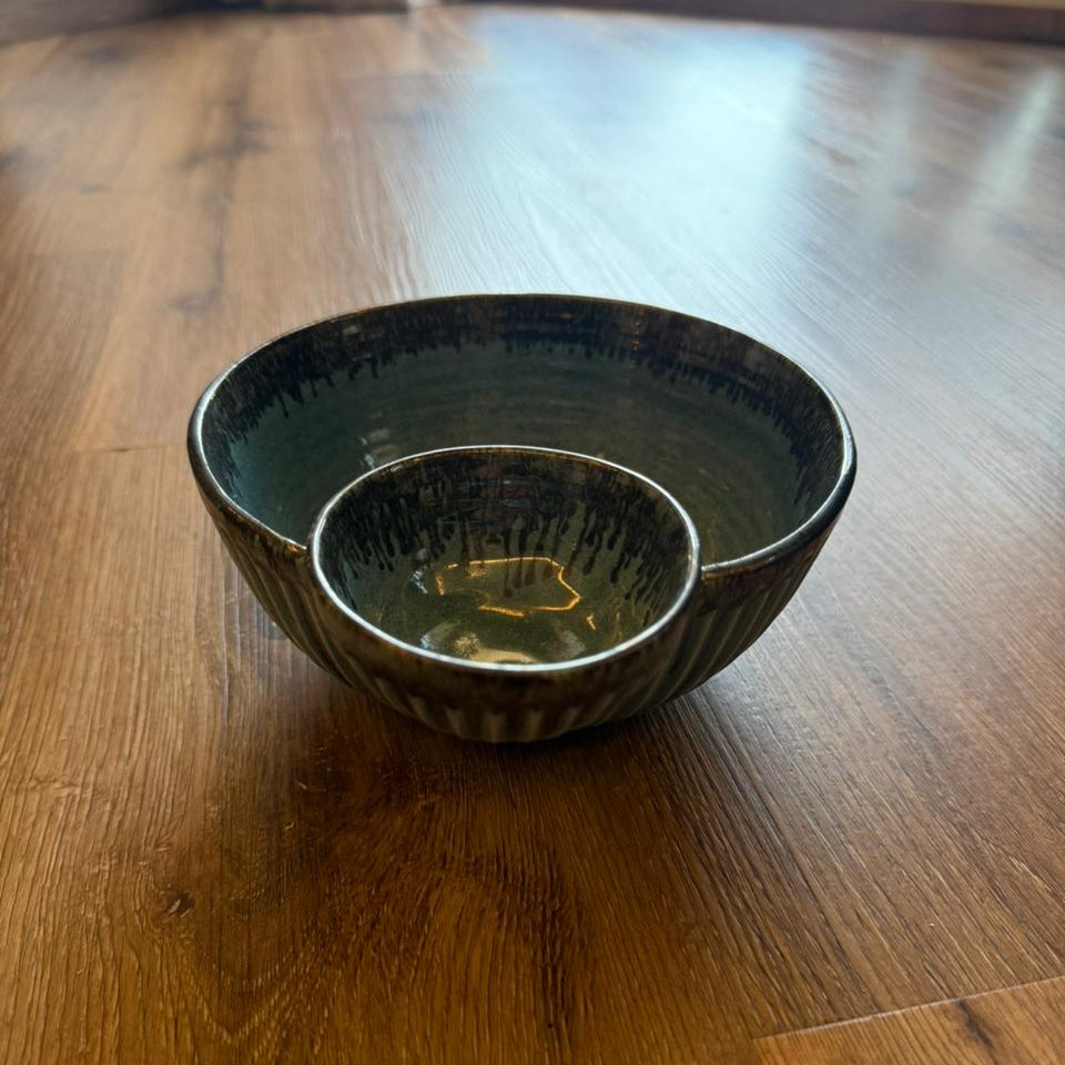 Forest Curve – Handcrafted Ceramic Bowl with Side Dip