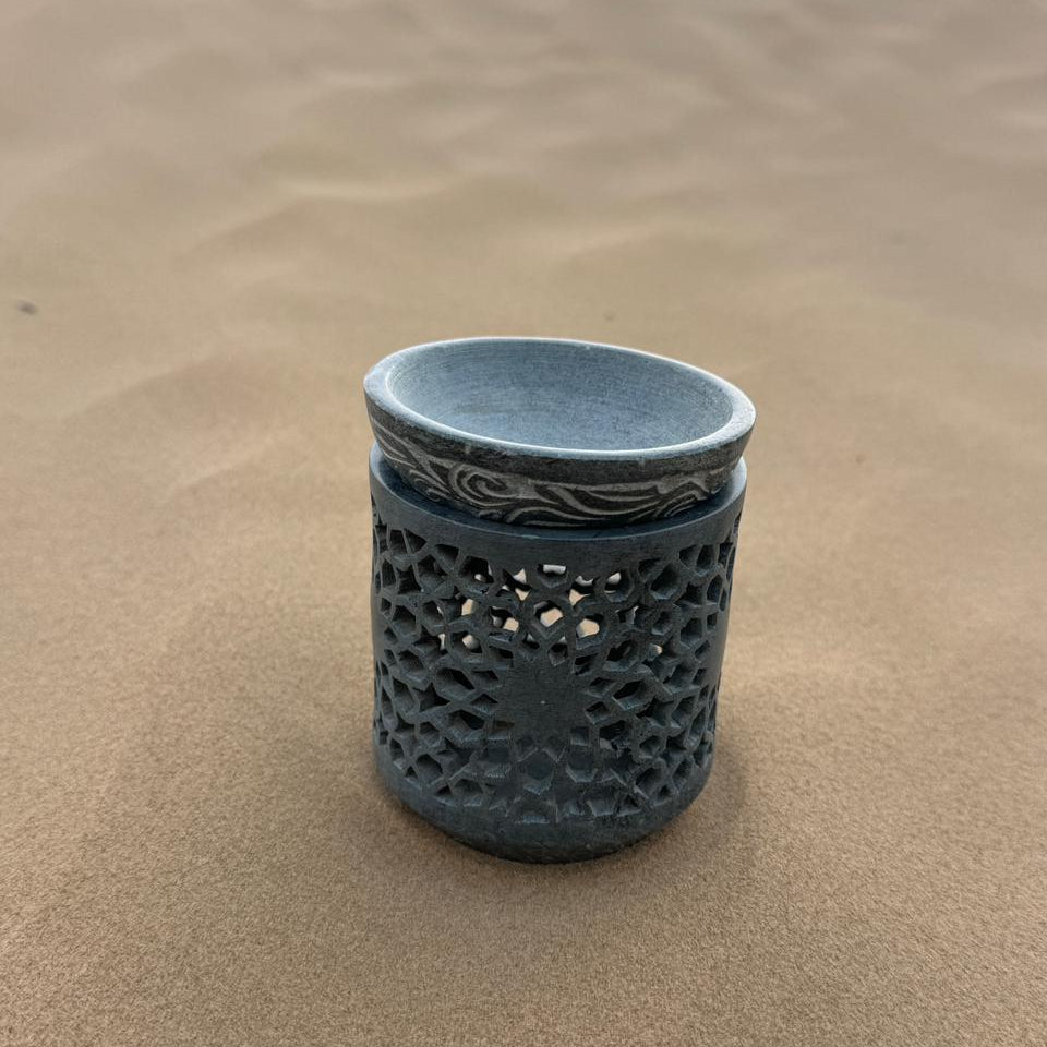 Siraj Marble Diffuser – Hand-Cut Floral Charcoal