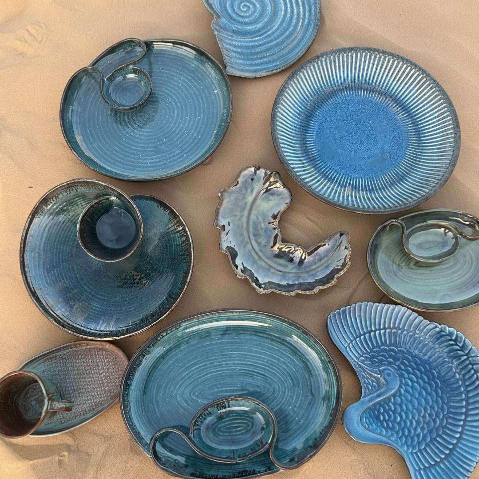 Sapphire Bloom – Oversized Round Ceramic Platter