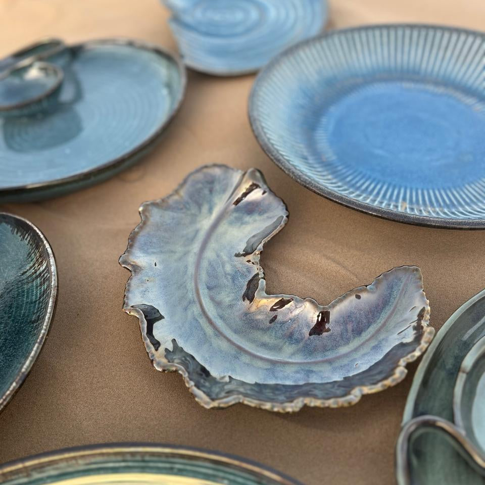 Olive Leaf – Handcrafted Ceramic Leaf-Shaped Serving Platter