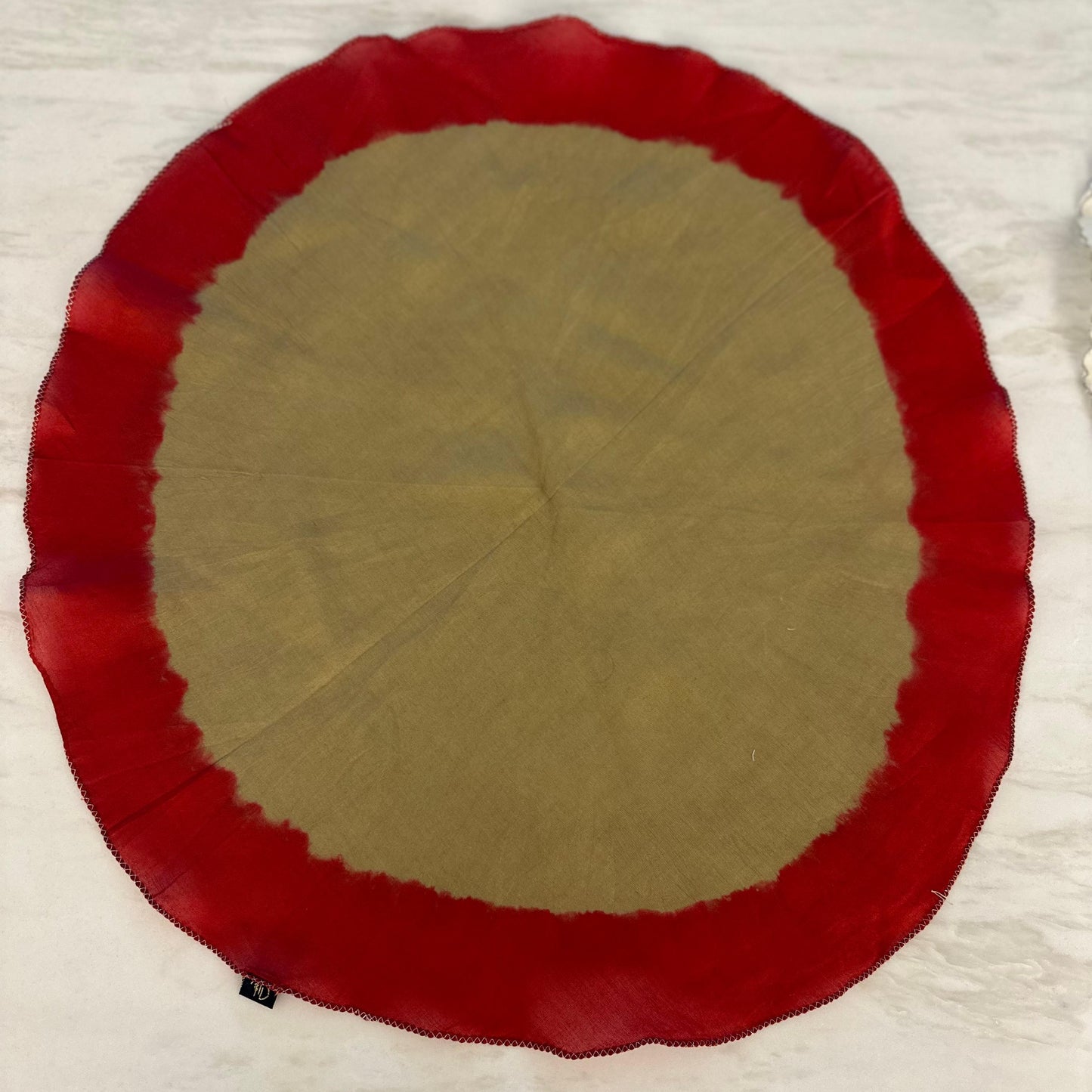Beige to Red Ombre Embroidered Round Napkin Set – Set of 6 (50 cm Diameter)