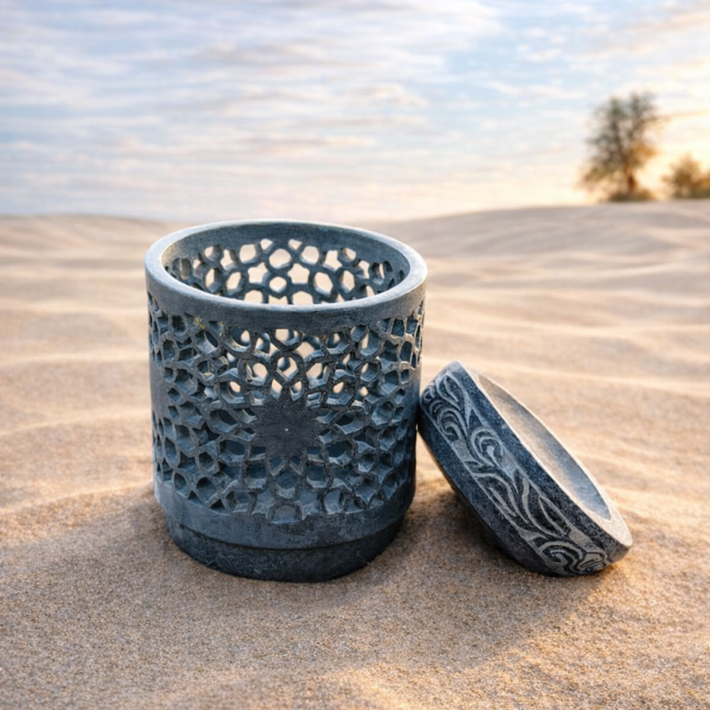 Siraj Marble Diffuser – Hand-Cut Floral Charcoal