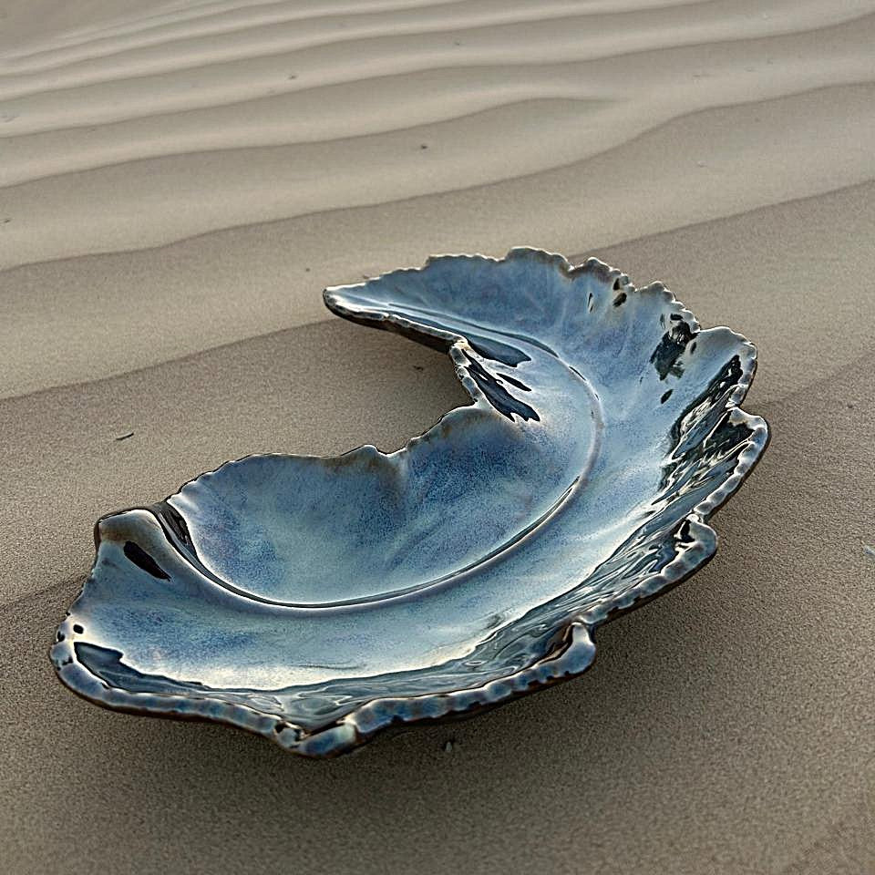 Olive Leaf – Handcrafted Ceramic Leaf-Shaped Serving Platter