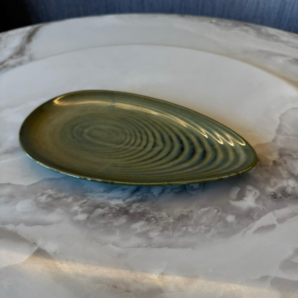Olive Halo – Handcrafted Ceramic Oval Platter