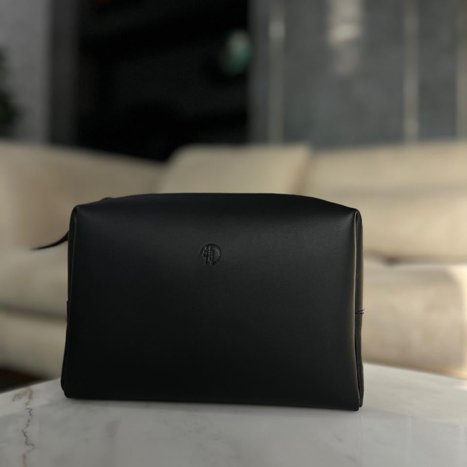 The Black Voyage Premium Leather Gift Set