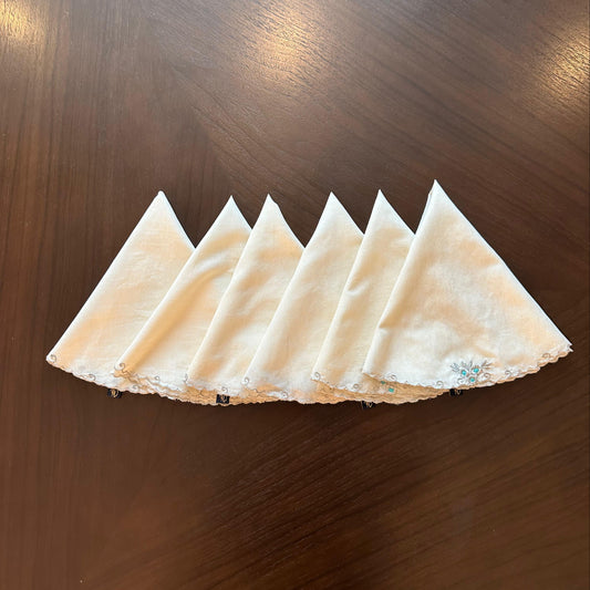 White Round Embroidered Cotton-Silk Napkin Set – Set of 6 (50 cm Diameter)
