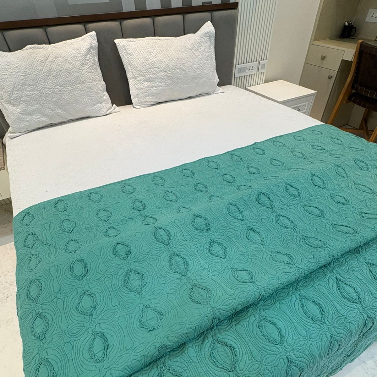 Teal Quilted Bed Throw – 260 x 250 cm
