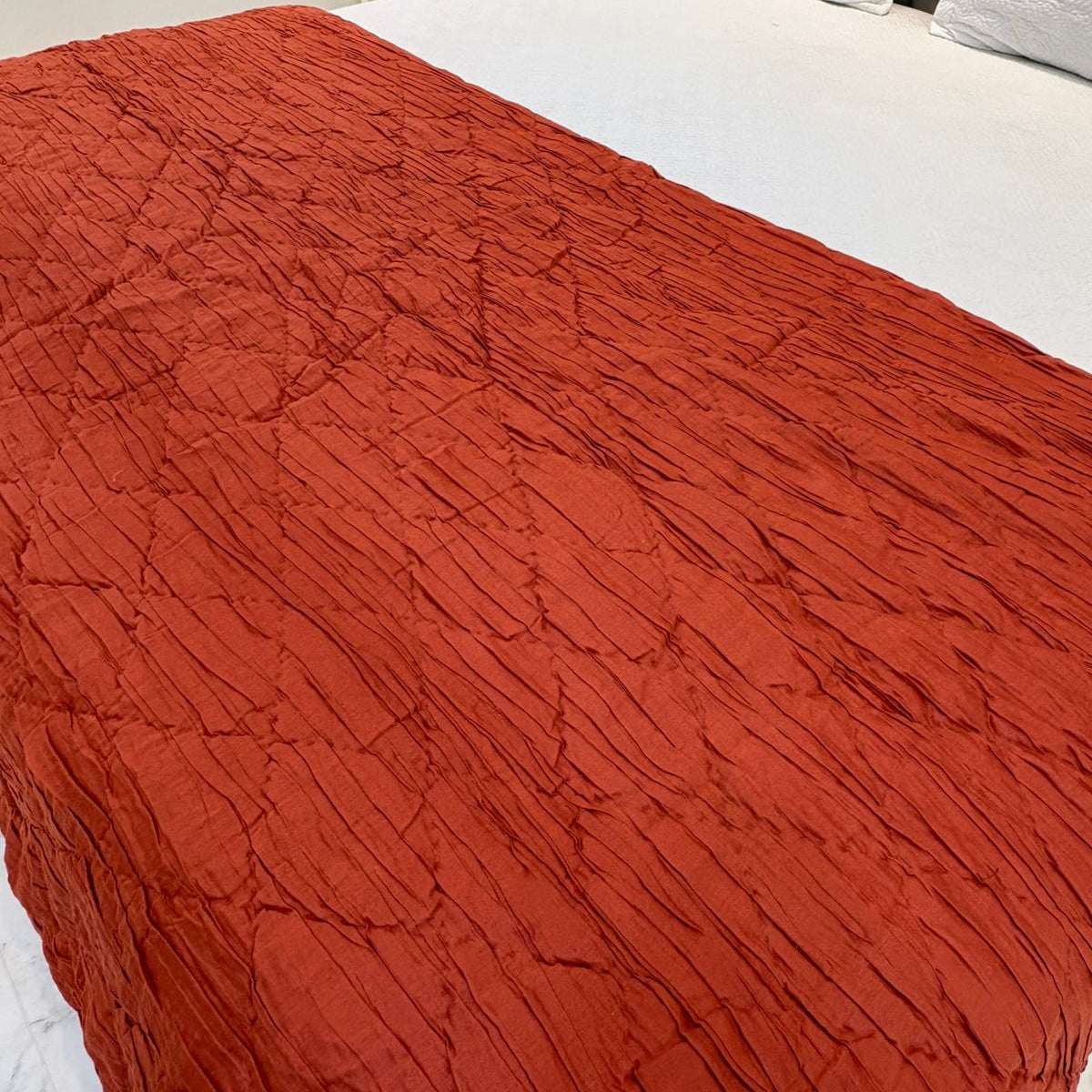 Rust Crinkled & Diamond-Quilted Cotton Silk Bed Throw – 260 x 260 cm
