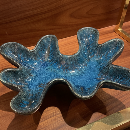 Azure Splash Organic Leaf Centrepiece Platter – 28 cm